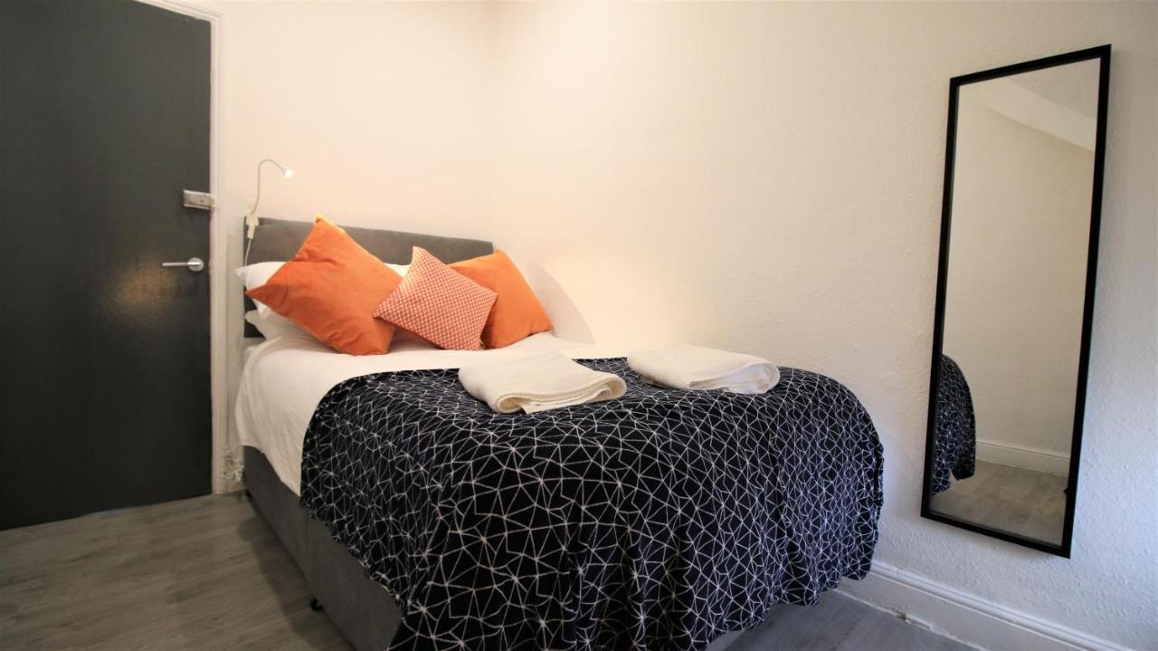 Free Local Parking - Fast Wifi - Sleeps 10 Guests By Property Promise Cardiff Eksteriør billede