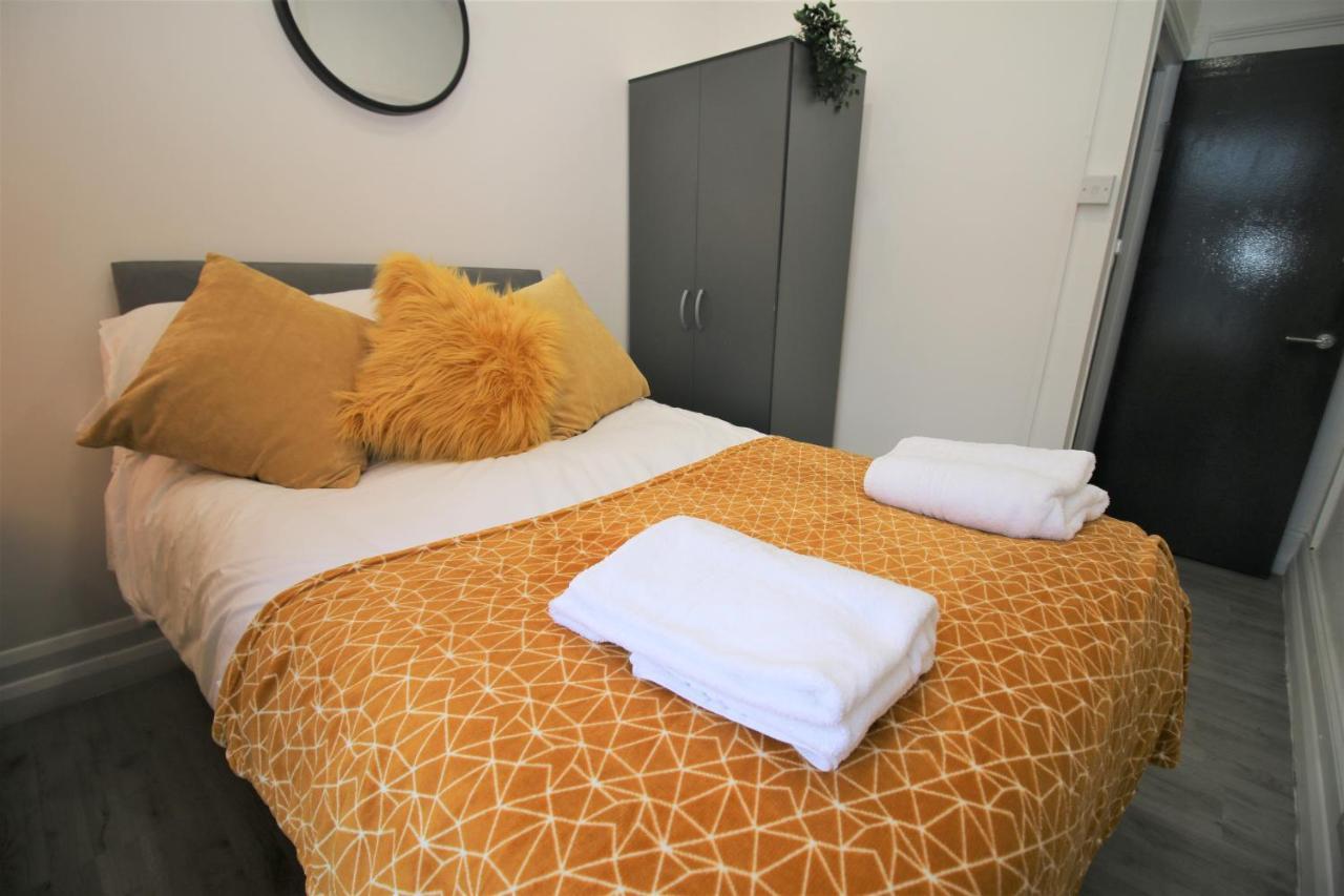 Free Local Parking - Fast Wifi - Sleeps 10 Guests By Property Promise Cardiff Eksteriør billede