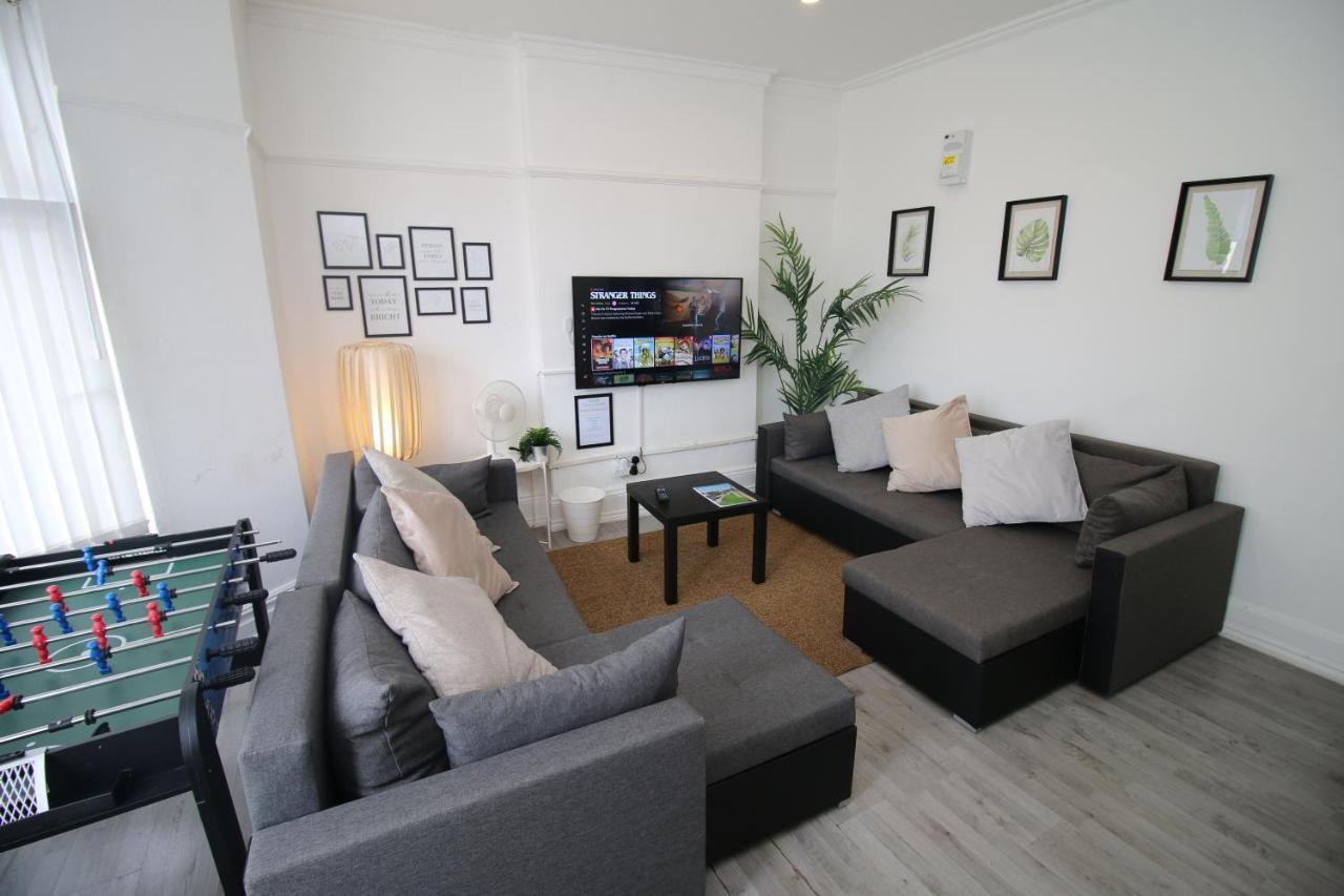 Free Local Parking - Fast Wifi - Sleeps 10 Guests By Property Promise Cardiff Eksteriør billede